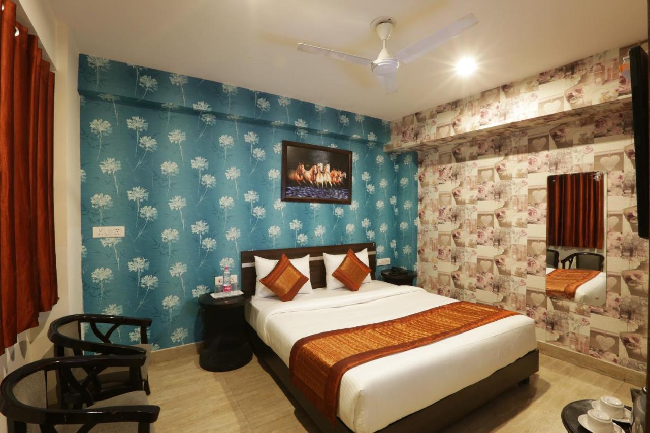 Hotel Airport Star New Delhi Exteriör bild