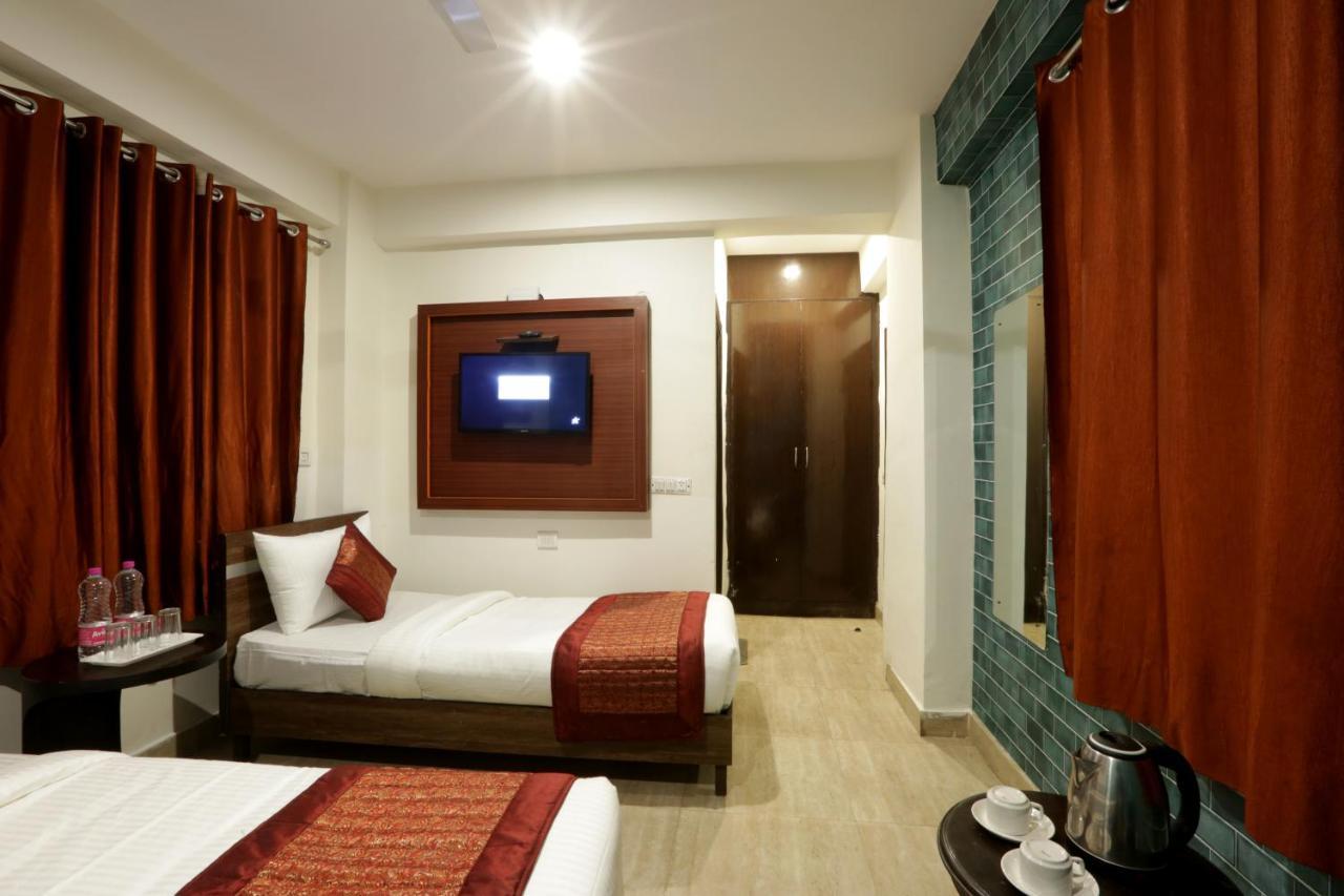Hotel Airport Star New Delhi Exteriör bild