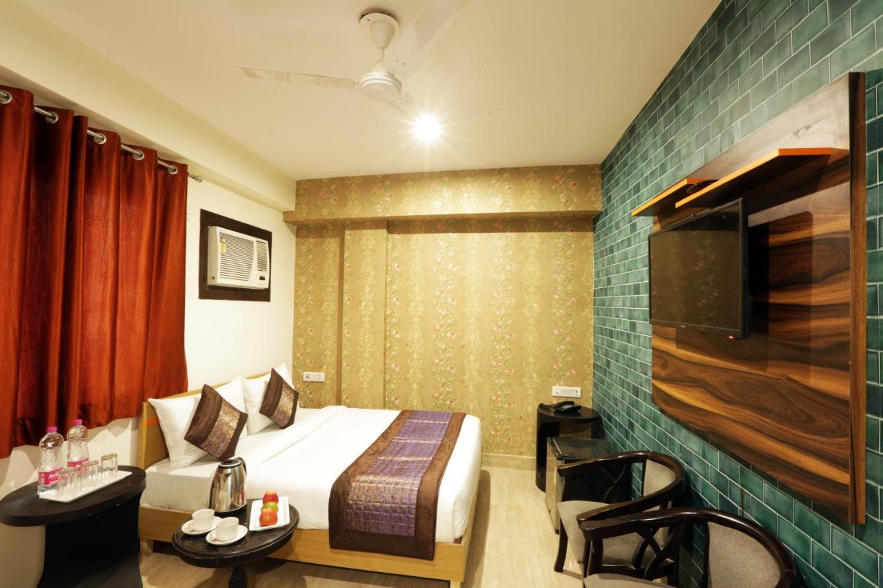 Hotel Airport Star New Delhi Exteriör bild