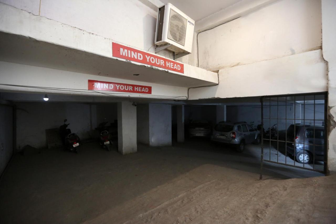 Hotel Airport Star New Delhi Exteriör bild