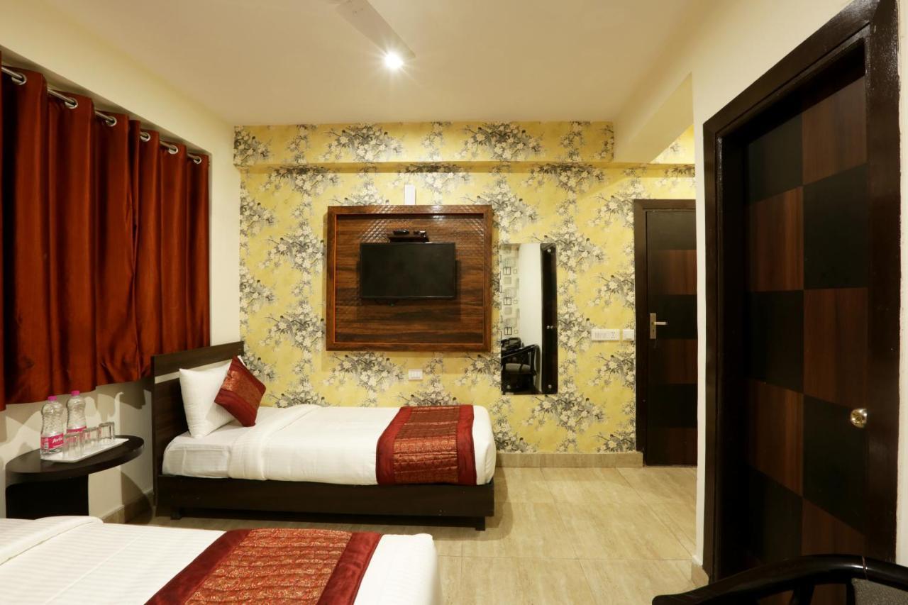 Hotel Airport Star New Delhi Exteriör bild