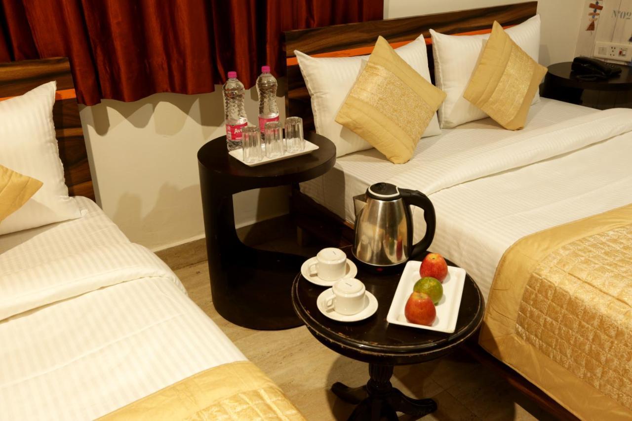 Hotel Airport Star New Delhi Exteriör bild