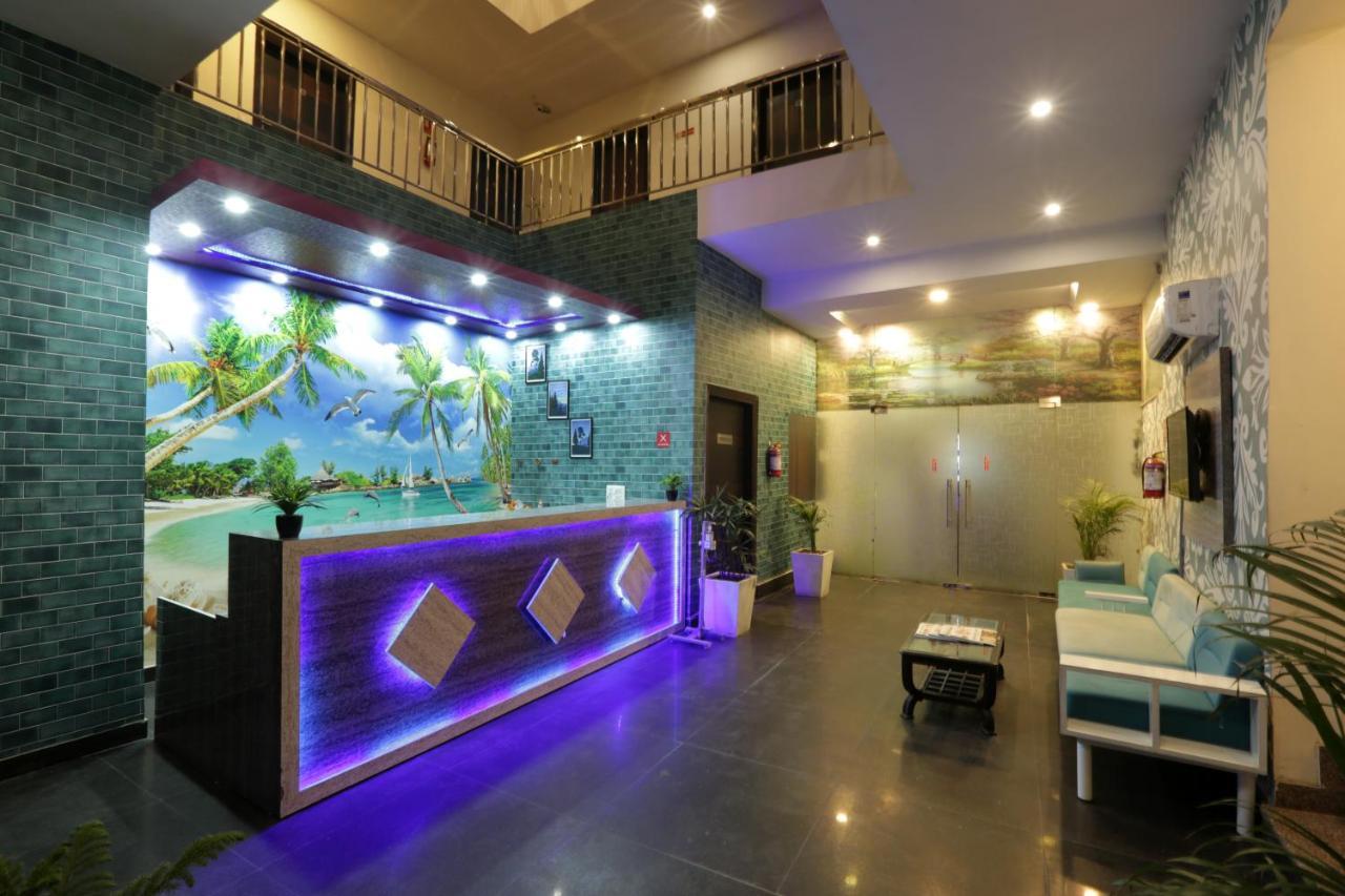 Hotel Airport Star New Delhi Exteriör bild